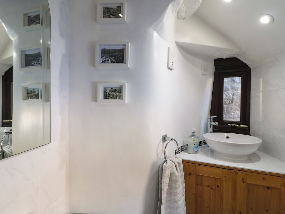 Peak Cottage