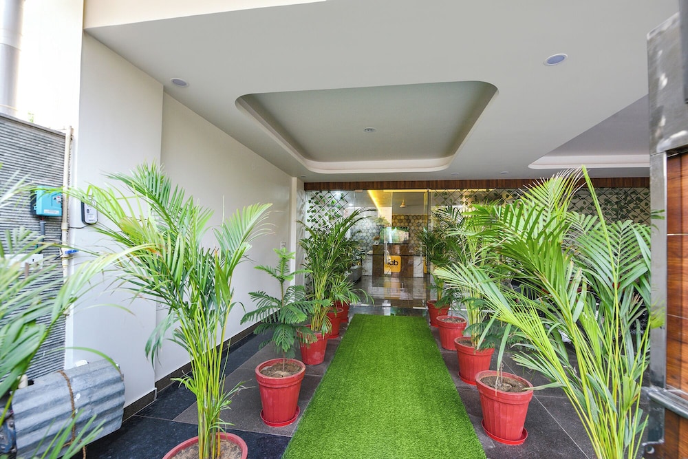 Fabhotel Comfort N Stay