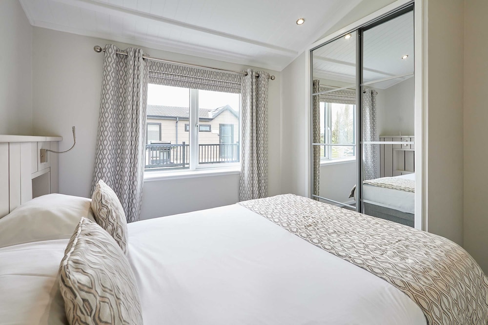 Host Stay Transporter Lodge