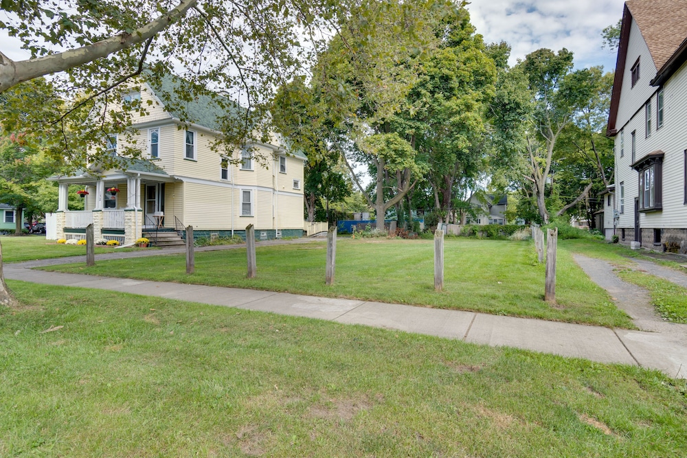 Idyllic Rochester Apt w/ Hot Tub: 2 Miles to Dtwn! view 5