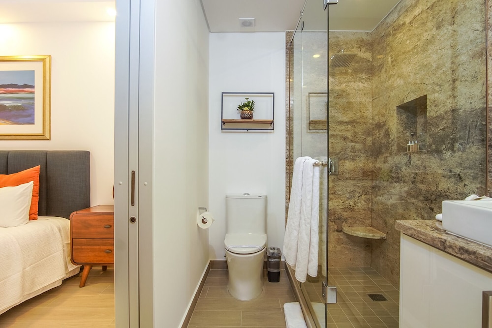 Beautiful 2 Bedroom Condominium Fully Equipped at the New Encantame Towers Verano 805