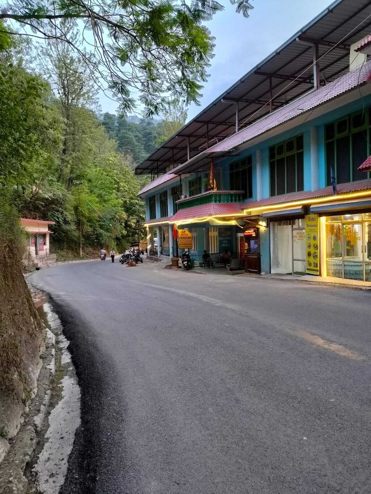 Chauhan Annexe