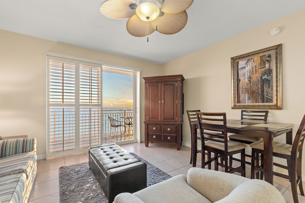 Beachfront Bliss Awaits: 2-bed, 2-bath Condo at Sterling Reef - Sleeps 6!