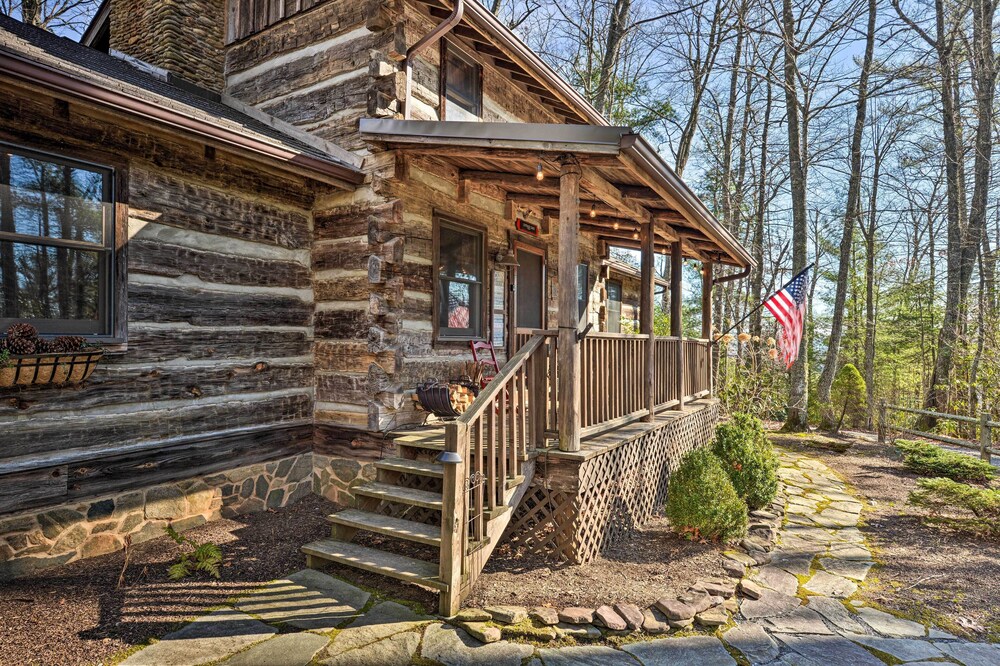 Cabin Near Boone w/ Hot Tub  Mountain Views - Property Image 14
