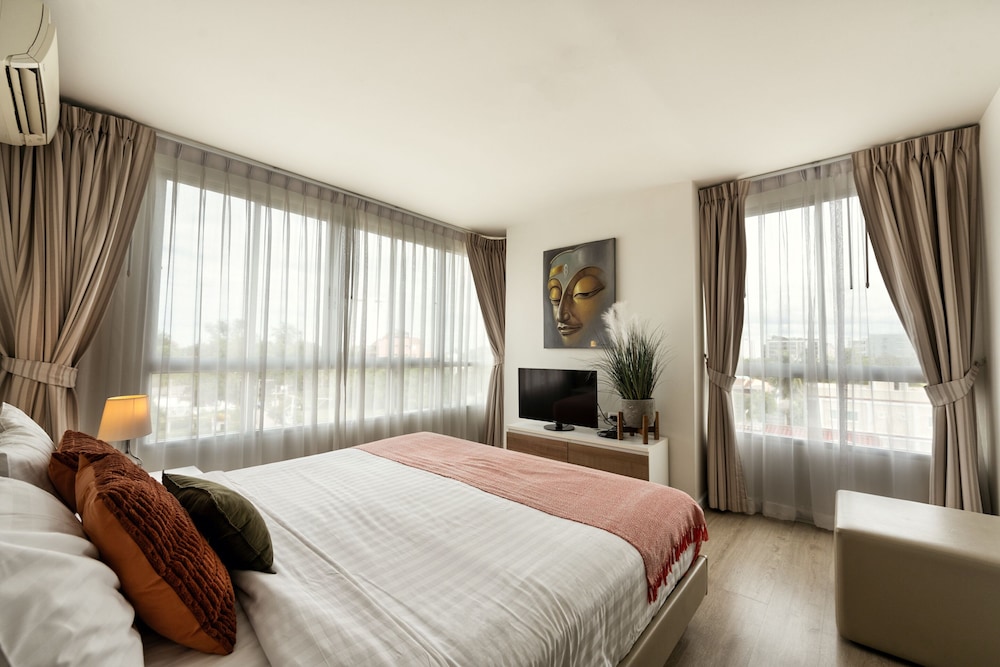 First Choice Suites by the Sea