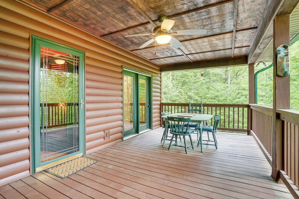 Spacious Hiawassee Cabin w/ Porch & Mtn View! view 2