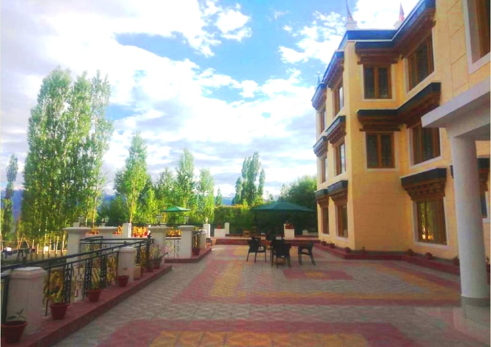TIH Hotel Khakshal