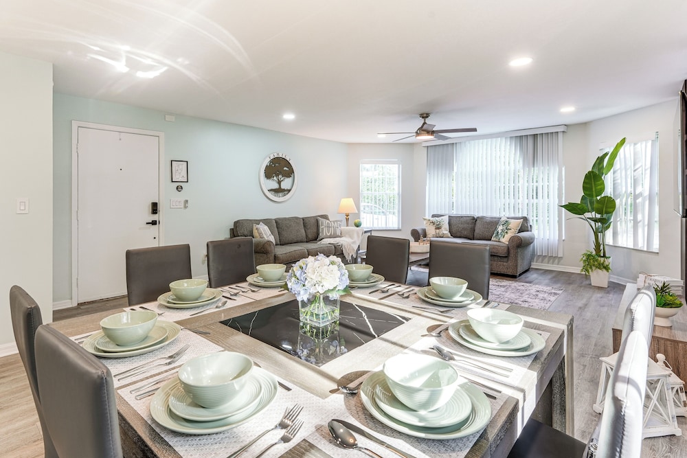 Florida Fun! Family Condo w/ Pool, 8 Mi to WDW
