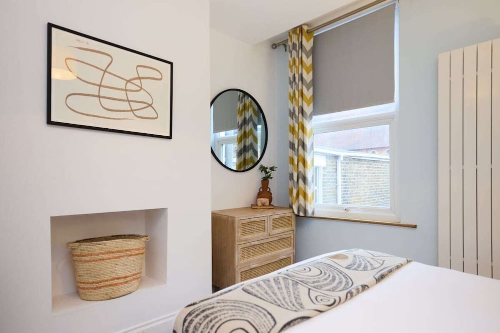 The Kensal Green Place - Modish 2bdr Flat With Study Room