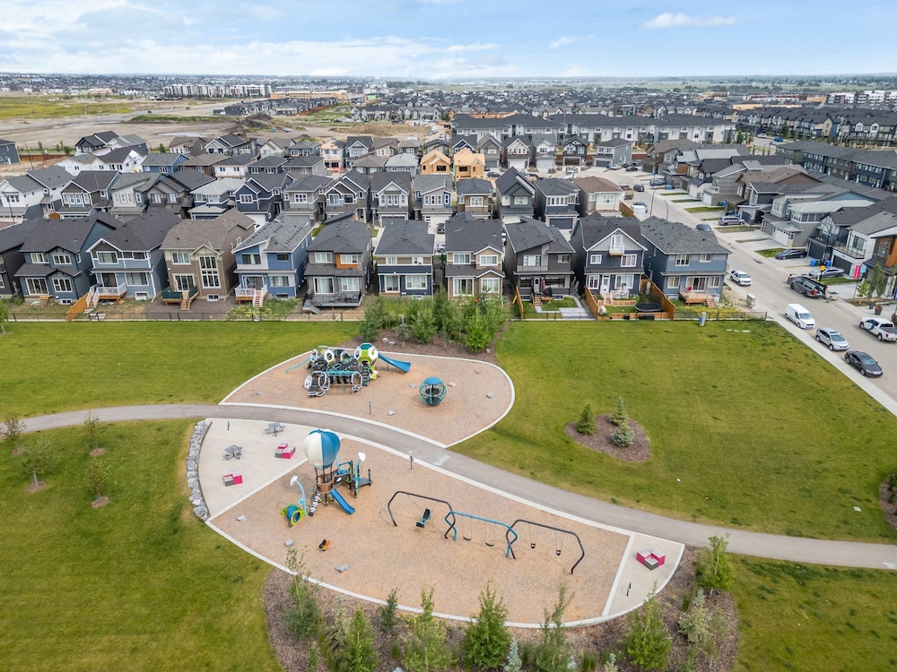 The Belmont Luxury NEW Home Free Indoorparking