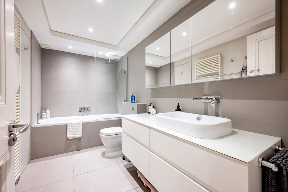 Kensington High Life- by Out of Office Lifestyle