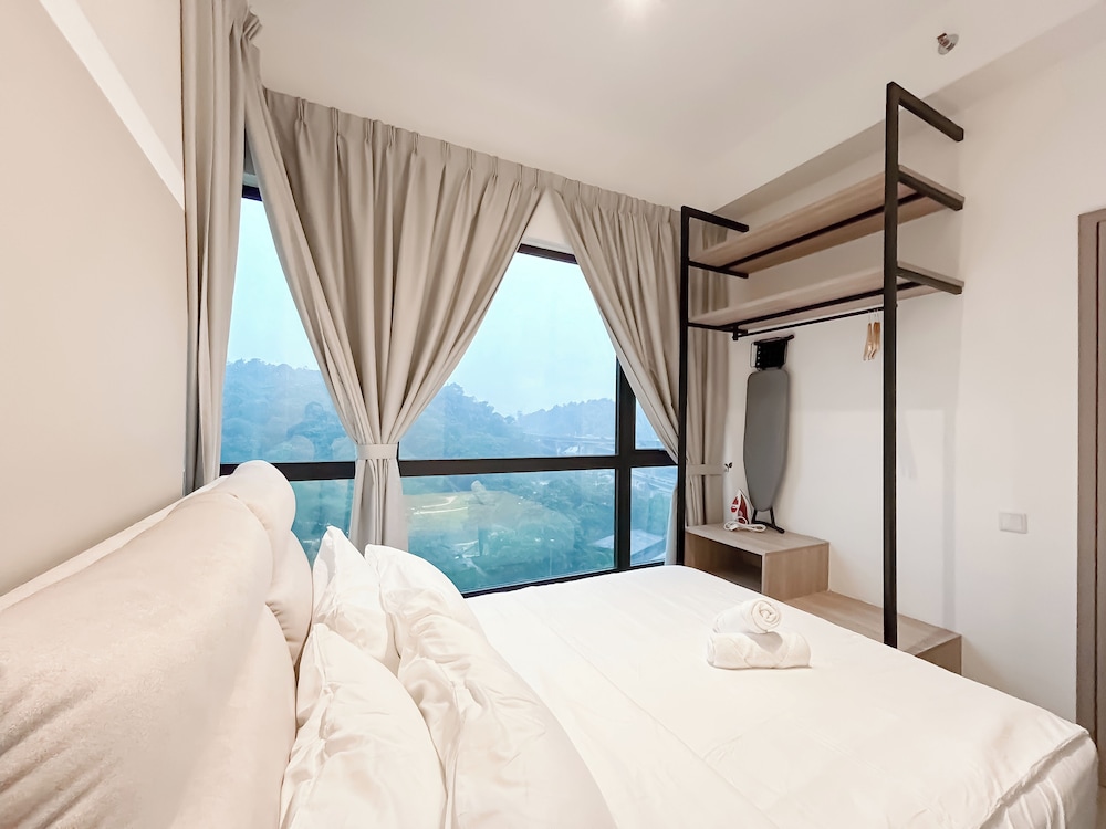 Mossaz by Manhattan Group