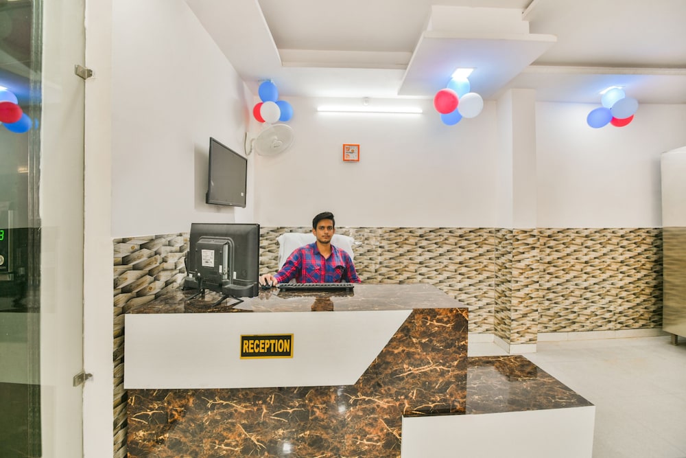 Lobby & Reception