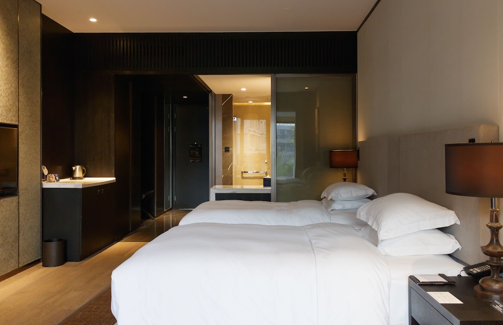 Hilton Ningbo Dongqian Lake