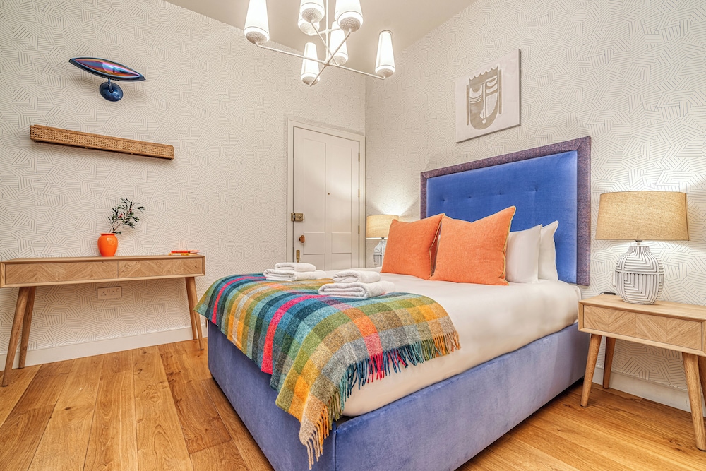 Luxury flats near Big Ben and London Eye