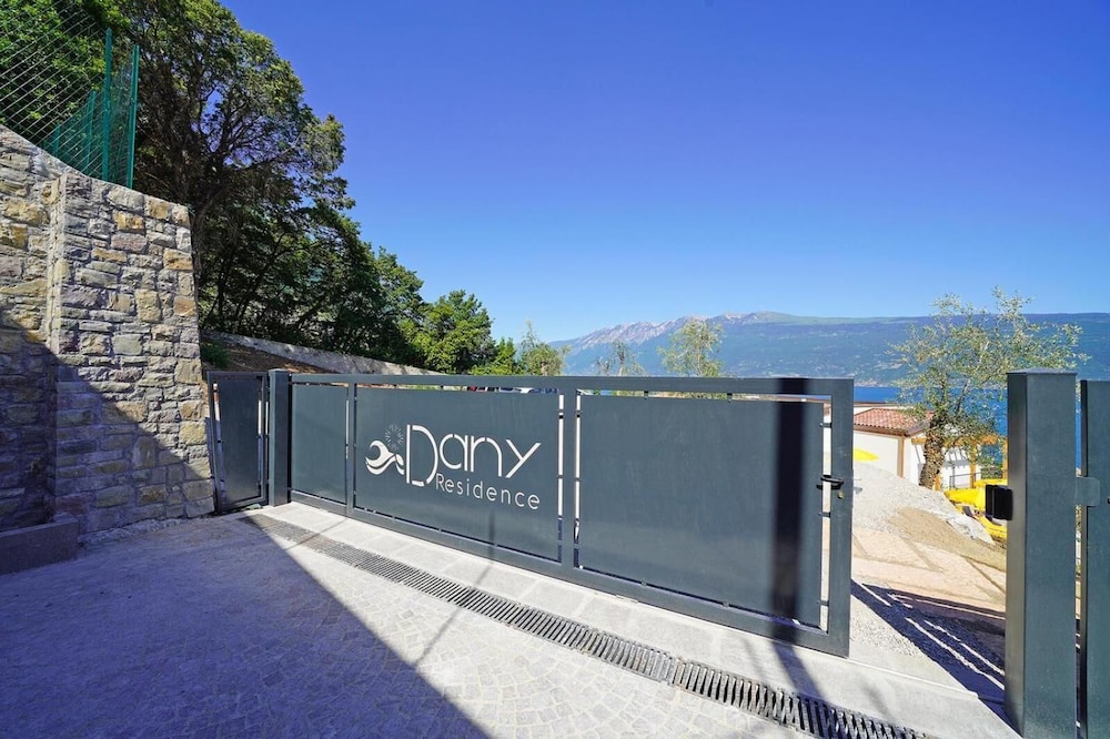 Photo 37