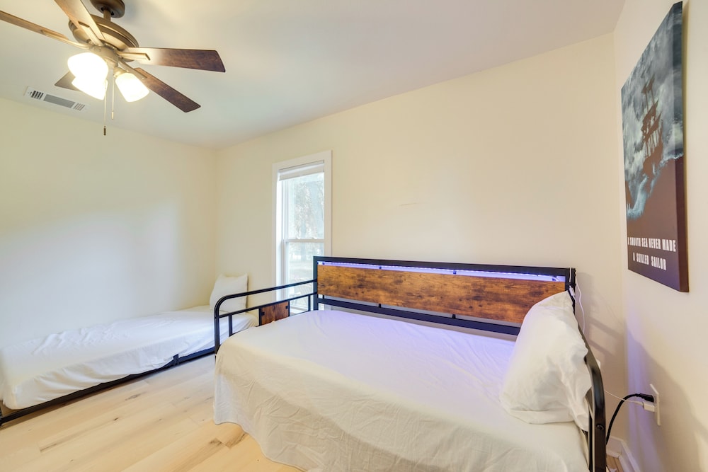 Blue Ridge Retreat on 10-acre Farm: Rural Reset!