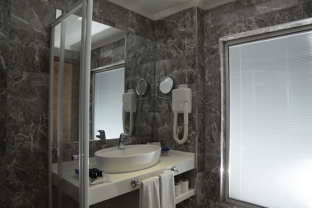 Delta Hotels by Marriott Bodrum - Image 13