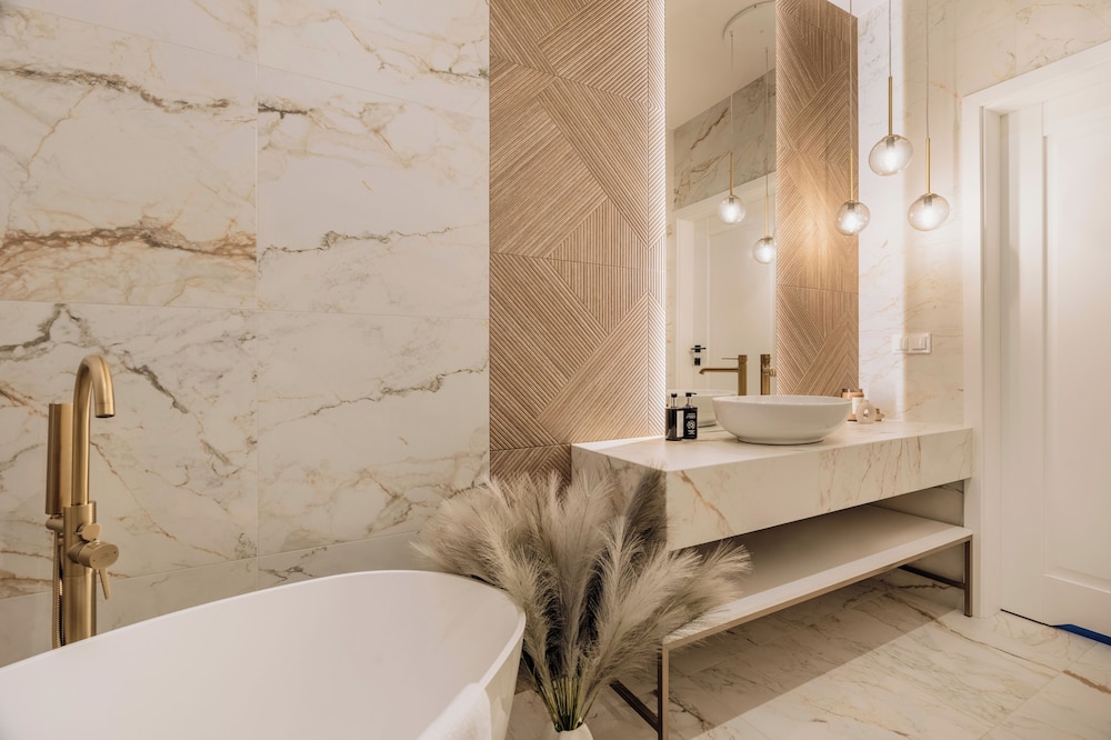 Crystal Pine Spa - LoftAffair Collection