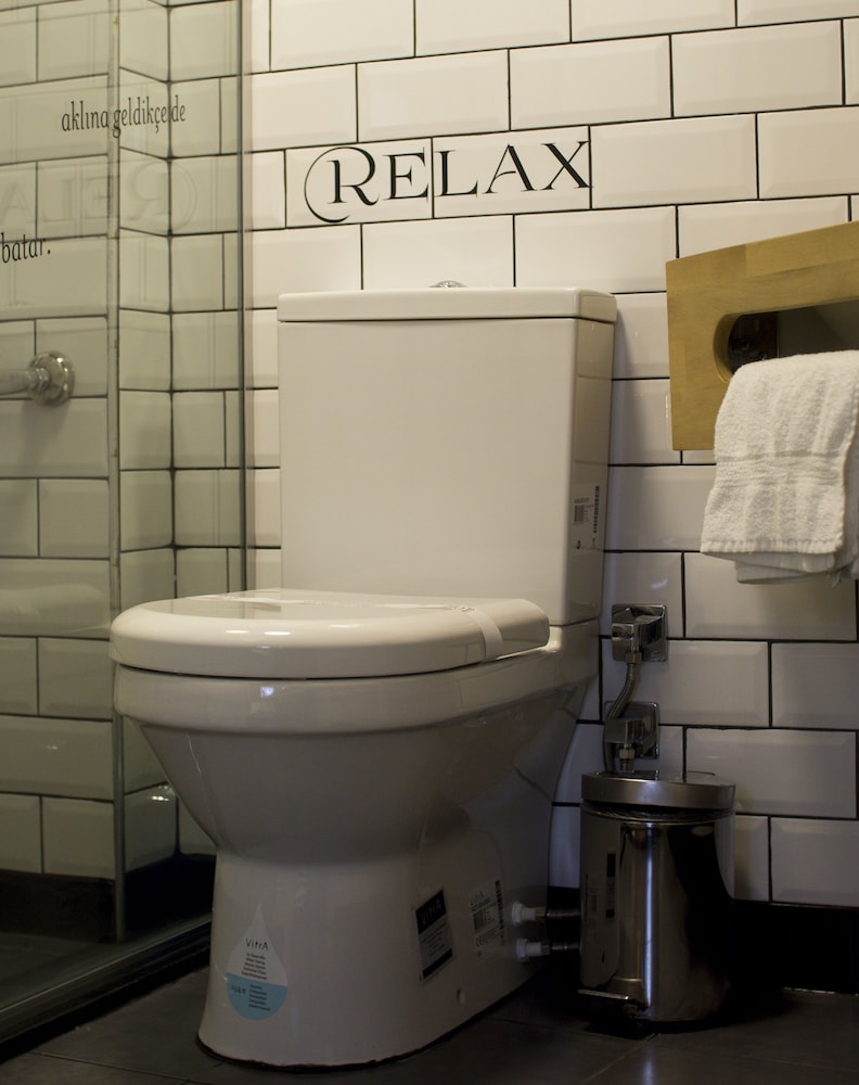 Hot Budget - Image 41