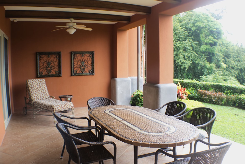 CR Luxury Los Sueños Condos