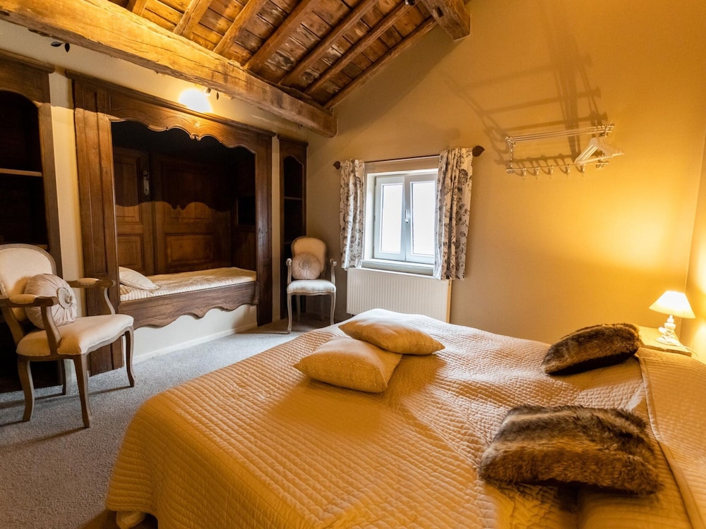 Villa in Coo With Indoor Pool & Near Waterfalls