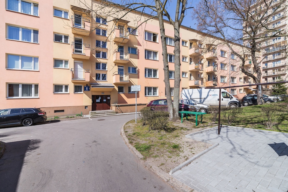 Apartment Obopolna Krakow by Renters view 5