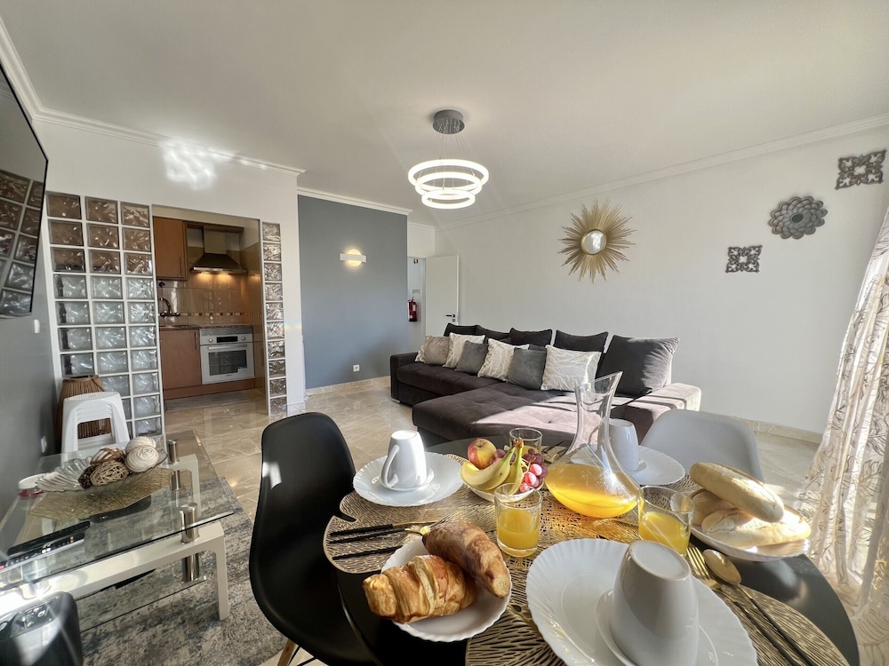 Albufeira Town Apartment by Homing