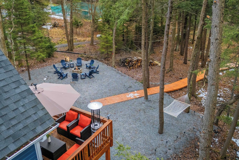 Lakeview Sunset Heaven Waterfront Escape + Private Dock Firepit + Game Room New Construction