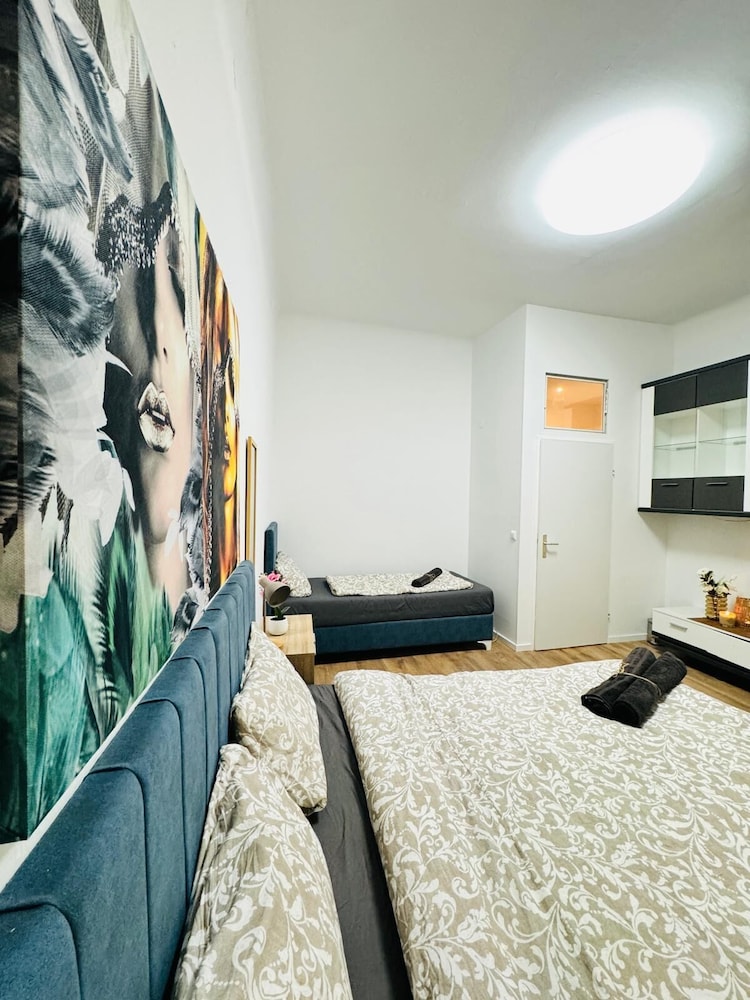 5BR Apt 10min to Matzleinsdorfer