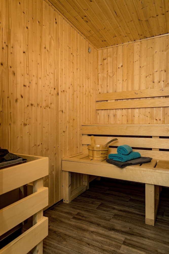 Mill Pond Luxury Escape