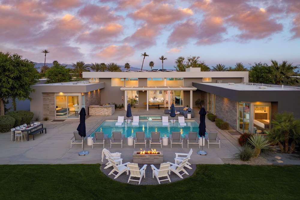 The Polo Villas by AvantStay – Modern Oasis Near Empire Polo Club