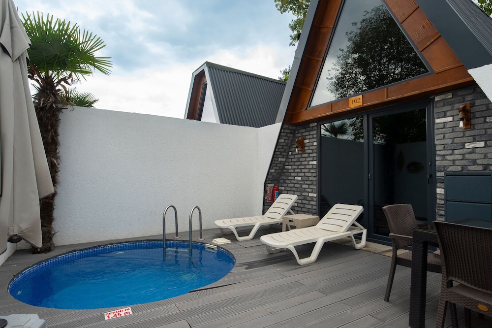 SAPANCA KIYI BUNGALOV