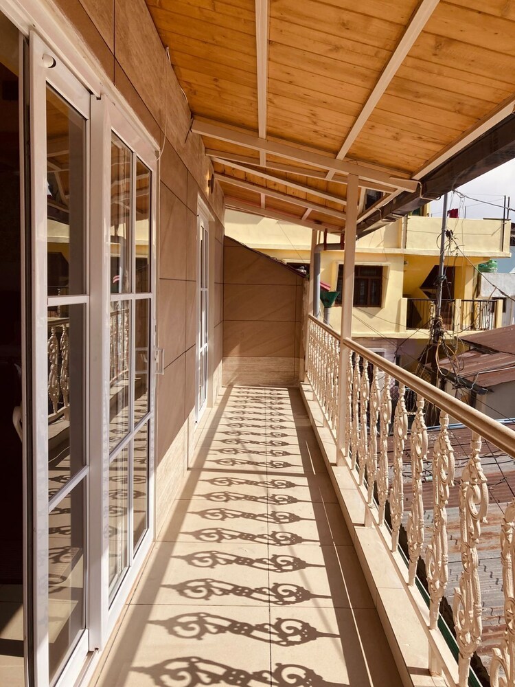 NAINA LODGE