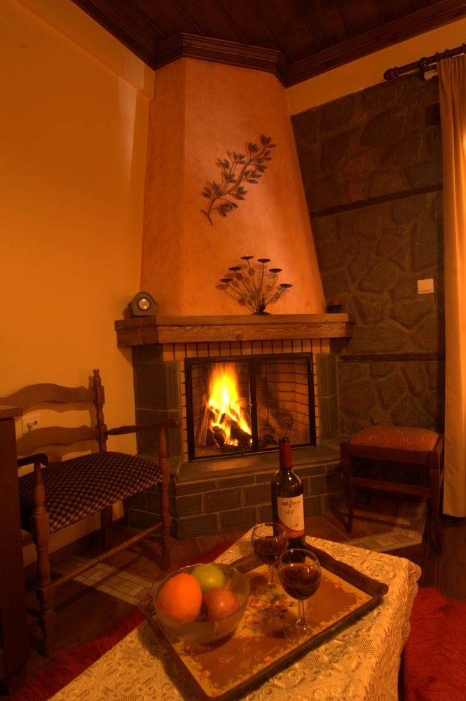 Kroupi Hotel