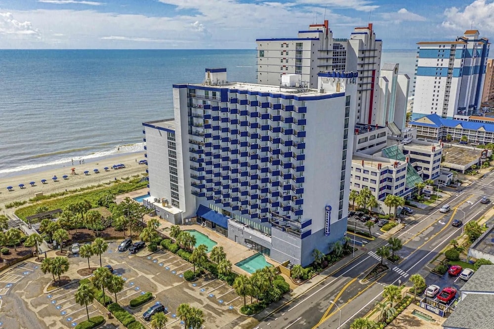 Oceanfront Resort, Great Views, King Bed, 7 Pools!