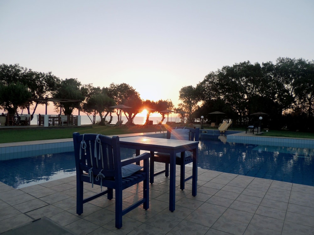 Arion Beach Hotel photo 3