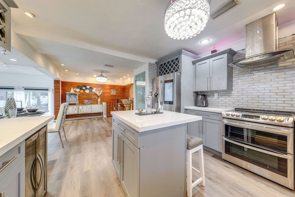 Private Oasis in West Park Near the Beach!