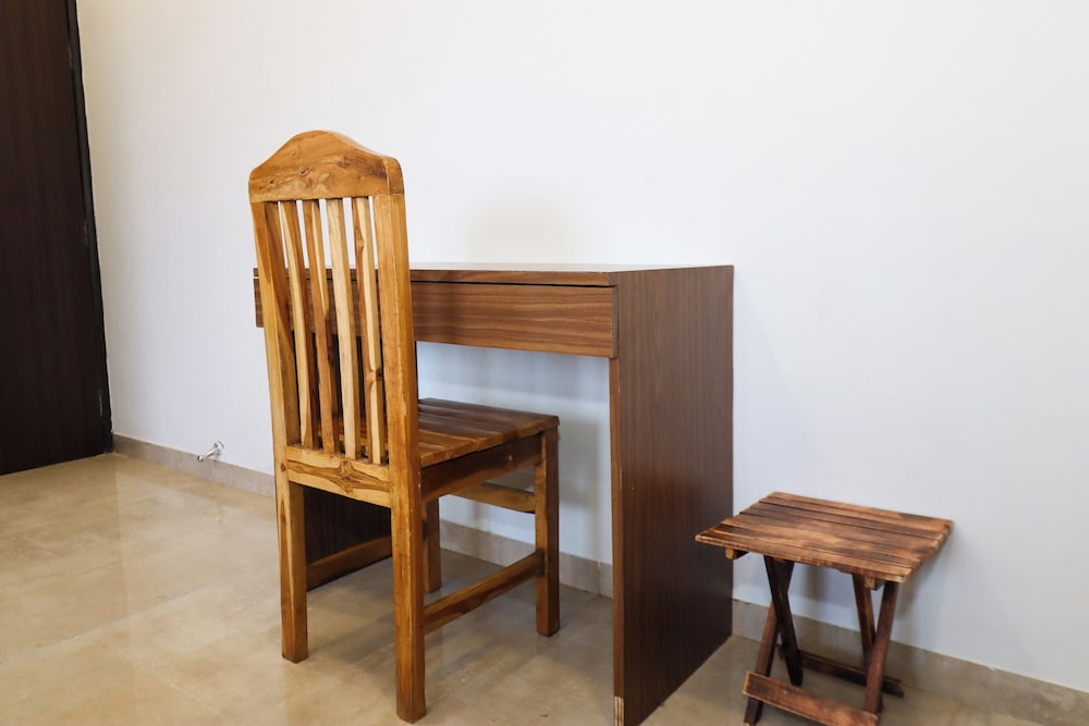 Pinaki Comfort Stay, Vile Parle - Near Airport