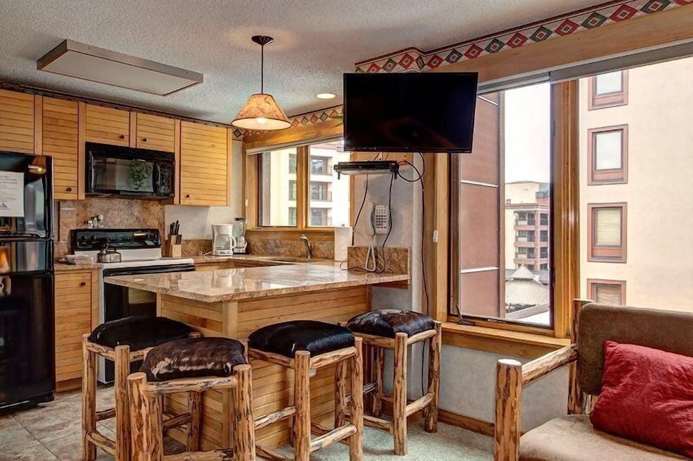 Cherry Suite Studio