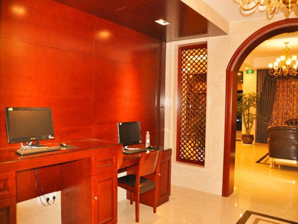 GreenTree Inn Taizhou Taixing East Guoqing Road RT Mart Business Hotel