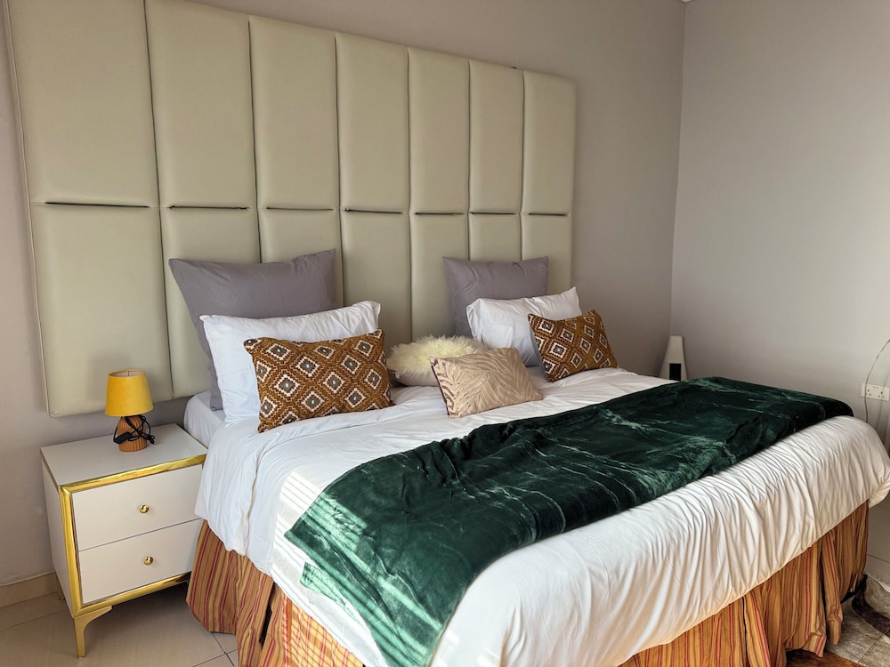 Spacious & Modern 3-bedroom Foxdale