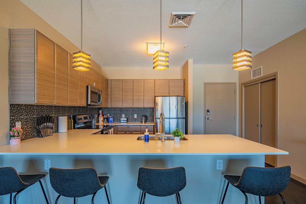 ROVE LIVING/KL - Linear