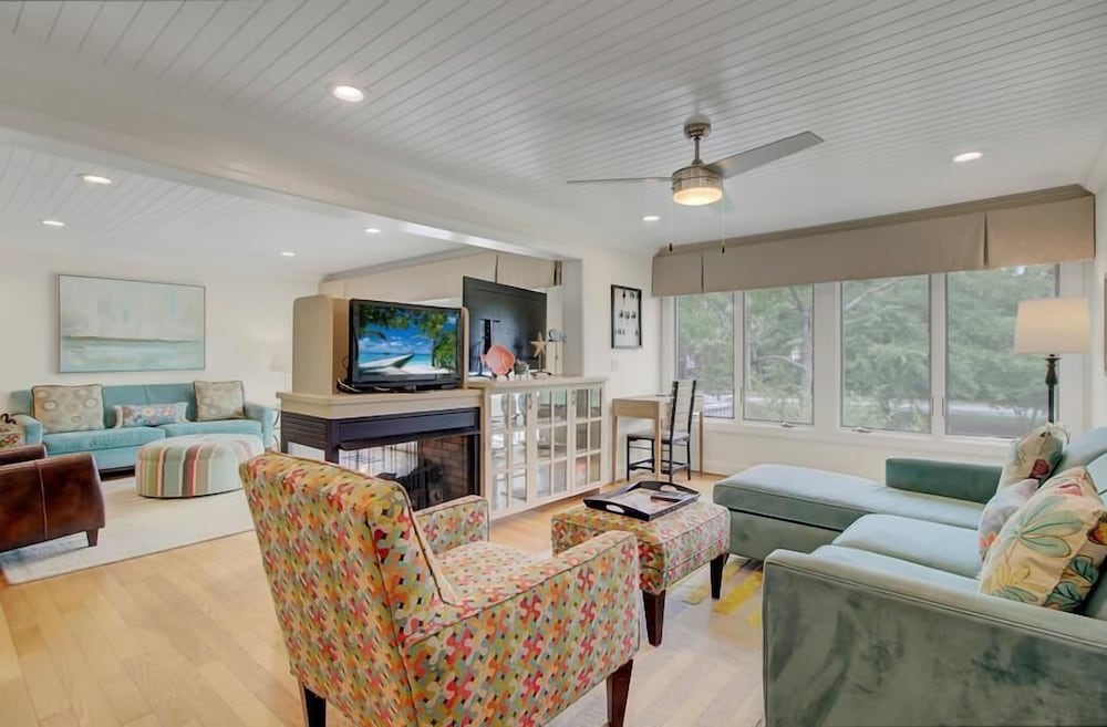 Racquet Club 35 by Wild Dunes, in Resort Core
