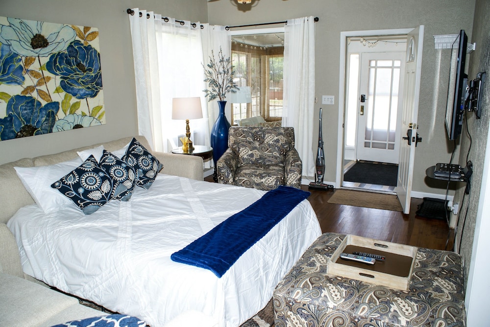 My Home Is Your Home 2 Bedroom Home view 4