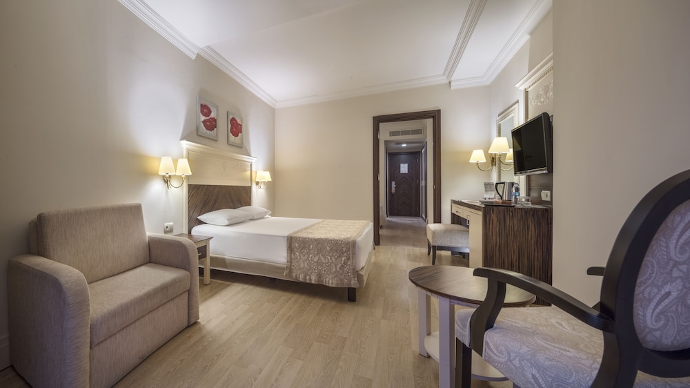 Aydinbey King's Palace & Spa -Ultra All Inclusive