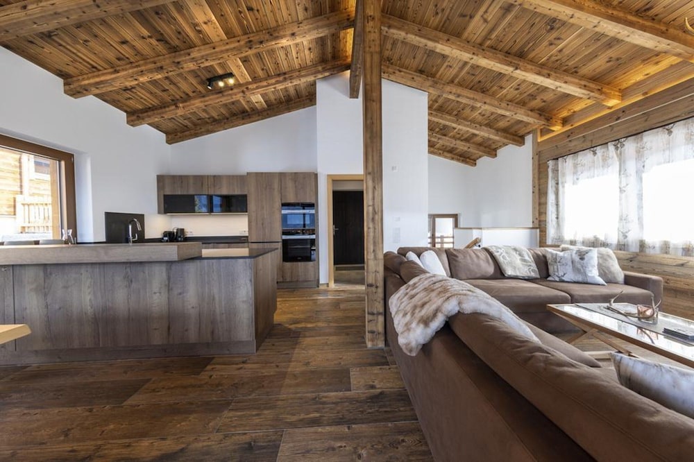 Chalet in Neukirchen 100 m ski Lift