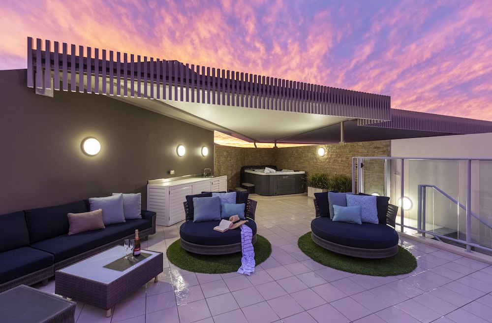 Luxury Apartments on Bells Boulevard
