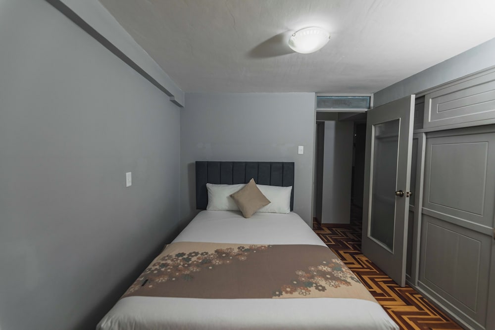 San Pedro Apartments