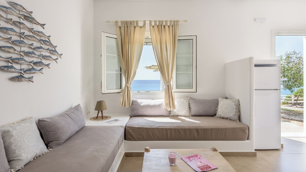 GIOURGAS STUDIOS & APARTMENTS